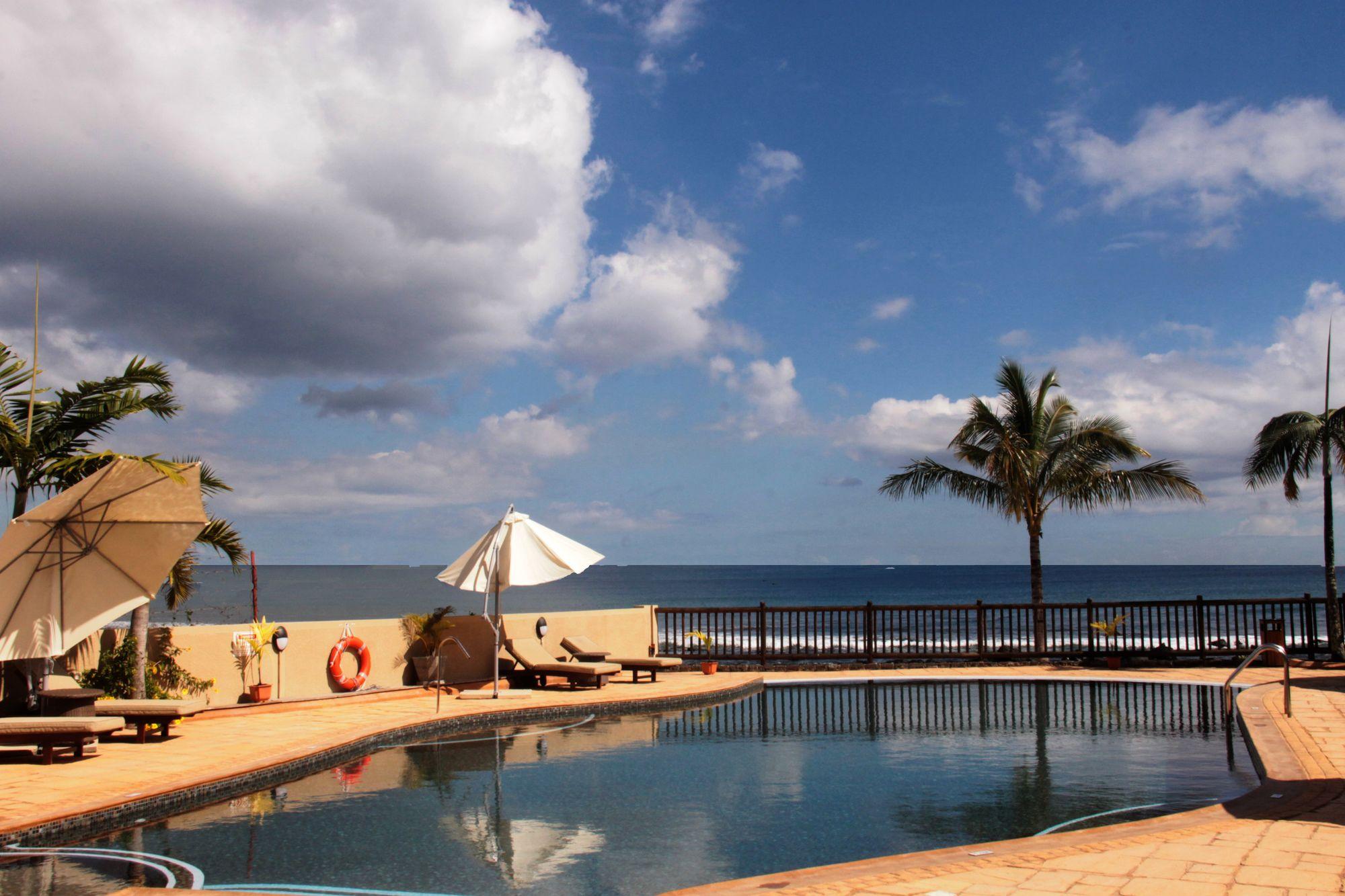 Sunset Reef Resort & Spa Pointe aux Piments Exterior photo